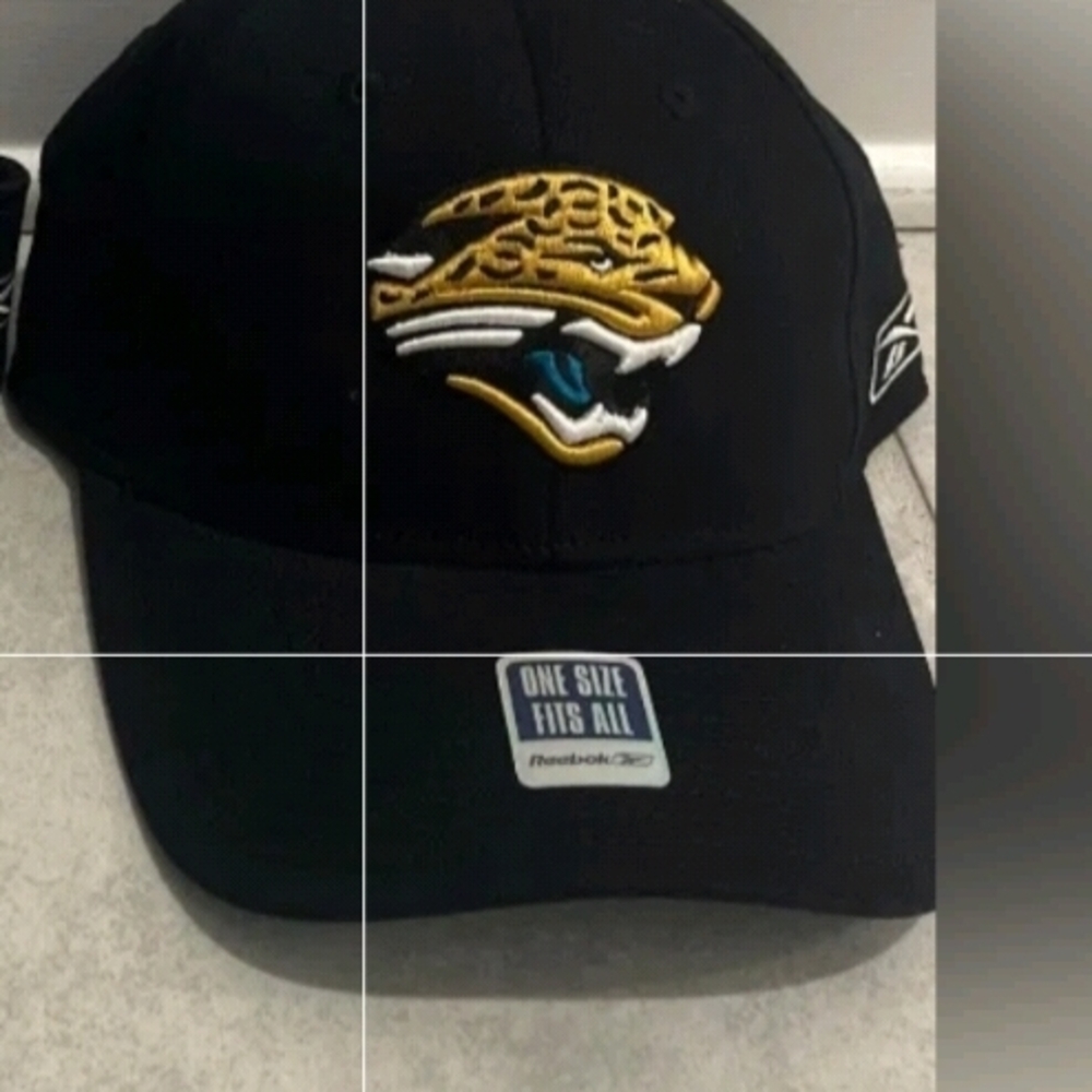 Reebok Black and Gold Hat with Structured Design